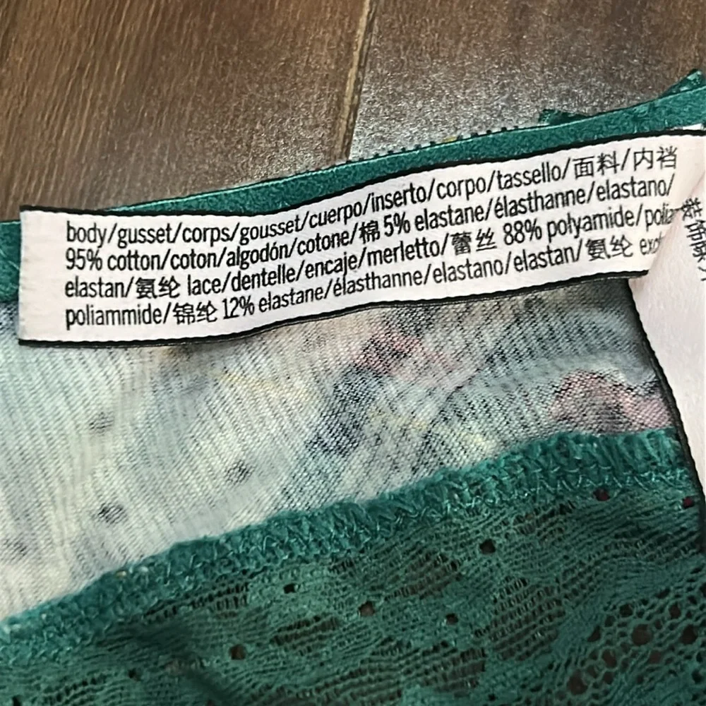 Large Victoria’s Secret lace back Hiphugger plaid panty - Picture 5 of 6